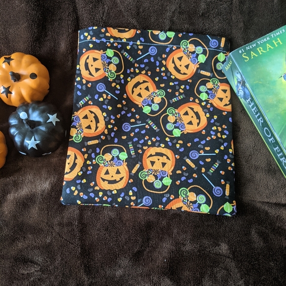 🎃Pumpkin &Candy Small Book Sleeve🎃👻📚 - Picture 1 of 5